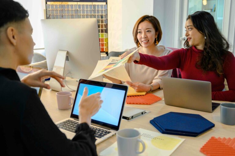 Project resource management software can help meetings stay on track and help with employee project deadline management.